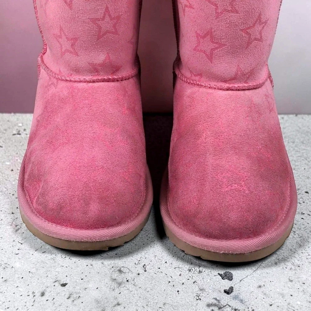 UGG Classic Short II Pink Glitter Star Boots Size 3 Kids Youth‎ 1157712K Cozy